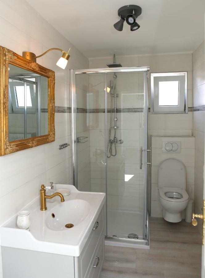 Sweet Suite With Free Private Parking Pula Exteriör bild