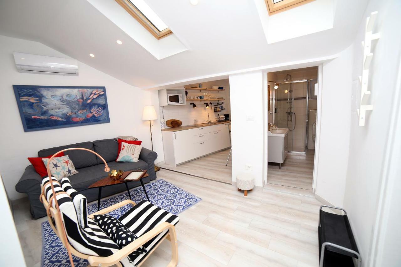 Sweet Suite With Free Private Parking Pula Exteriör bild