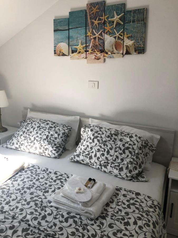 Sweet Suite With Free Private Parking Pula Exteriör bild